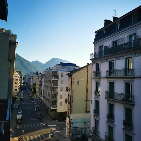Lumineux - Vue Montagnes - Tram 3 Minutes * Grenoble